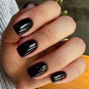 Black Press-on Nails